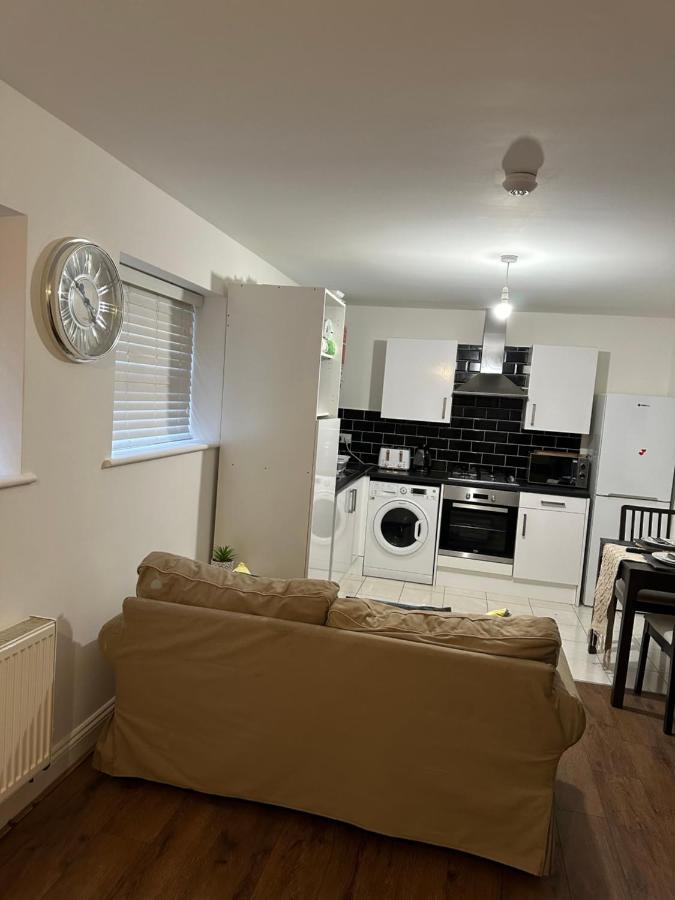 Beautiful Hoe Street Dream Ground Floor One Bedroom Apartment لندن المظهر الخارجي الصورة