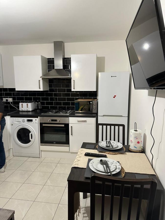 Beautiful Hoe Street Dream Ground Floor One Bedroom Apartment لندن المظهر الخارجي الصورة